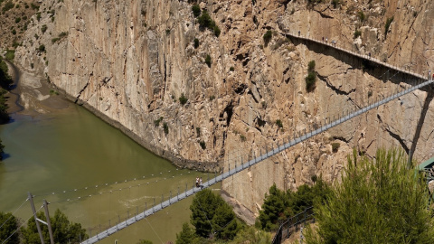 Imagen del nuevo puente colgante del Caminito del Rey en Ardales (Málaga).