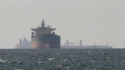 Un petrolero en el estrecho de Ormuz. Un petrolero en el estrecho de Ormuz.