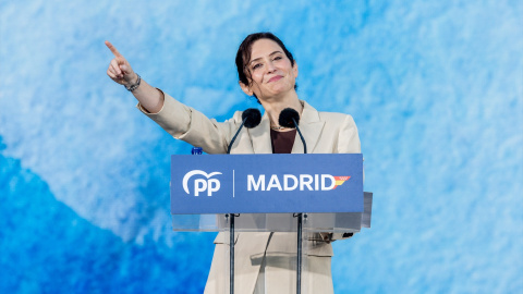 La presidenta de la Comunidad de Madrid y del PP de Madrid, Isabel Díaz Ayuso, interviene durante el acto de balance político celebrado en el Parque de Berlín, a 22 de mayo de 2026, en Madrid (España).