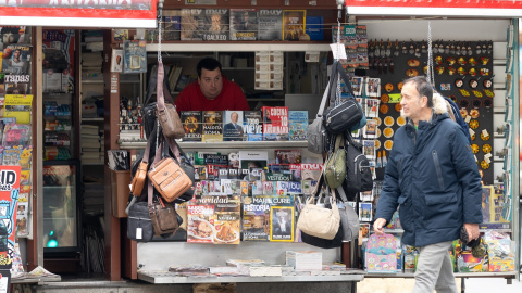 Imagen de archivo de un kiosko en una calle de Madrid.