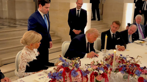 EEUU e Irán firman el acuerdo de paz y confirman que entra en vigor de  forma inmediata | Público