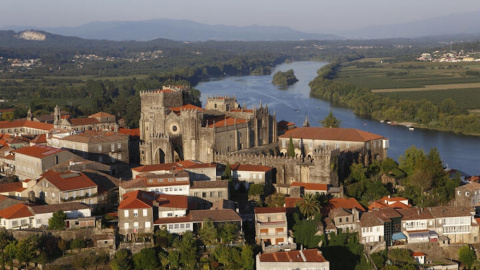 Imagen de la catedral de Tui, uno de los pueblos más bonitos de las Rias Baixas.