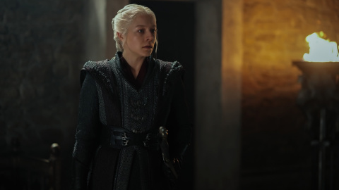 Emma D'Arcy da vida a la reina Rhaenyra Targaryen, líder del bando de los negros en 'La Casa del Dragón'.