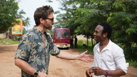 Dani Sancho i Ousman Umar durant el rodatge de la pel·lícula 'Viatge al país dels blancs' a Ghana.
