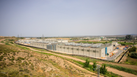 Aspecto exterior del centro de datos de Amazon Web Services ubicado en el municipio de El Burgo de Ebro (Zaragoza), uno de los tres complejos operativos desde 2022 y actualmente en expansión.