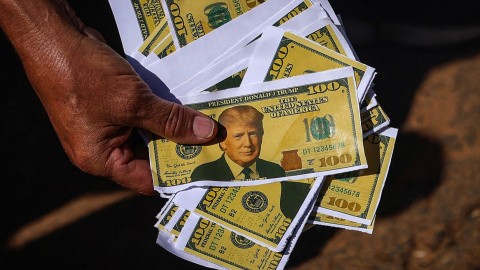 Dólares con la cara de Donald Trump utilizados durante una manifestación en Brasil. Dólares con la cara de Donald Trump utilizados durante una manifestación en Brasil.