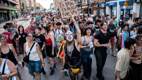 Decenas de personas durante la Marcha del Orgullo Crítico de este año en Madrid (España). Decenas de personas durante la Marcha del Orgullo Crítico de este año en Madrid (España).