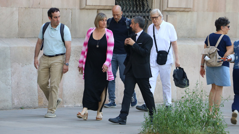 Arribada de l'exconsellera de Salut, Alba Vergés, i l'exsecretari general de Salut, Marc Ramentol, al TSJC pel judici pel retard en les vacunes de la covid a guàrdies civils i policies nacionals Arribada de l'exconsellera de Salut, Alba Vergés, i l'exsecretari general de Salut, Marc Ramentol, al TSJC pel judici pel retard en les vacunes de la covid a guàrdies civils i policies nacionals