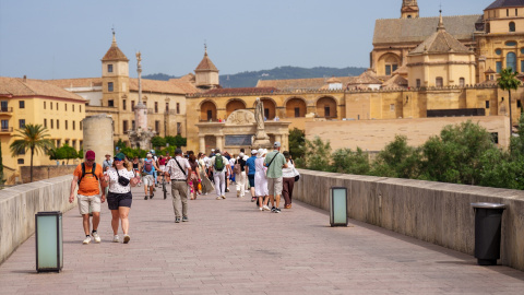 Turistas visitan Córdoba a finales del pasado mes de junio.