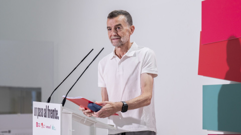 El coordinador federal de Izquierda Unida, Antonio Maíllo, durante la celebración de la rueda de prensa para valorar la actualidad política y parlamentaria del país.