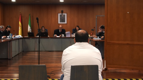 El sacerdote condenado por violar a cuatro mujeres en Málaga durante la celebración de su juicio en mayo de 2026. El sacerdote condenado por violar a cuatro mujeres en Málaga durante la celebración de su juicio en mayo de 2026.