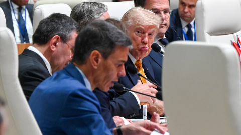 Donald Trump mirando a Pedro Sánchez en la cumbre de la OTAN en Ankara. Donald Trump mirando a Pedro Sánchez en la cumbre de la OTAN en Ankara.