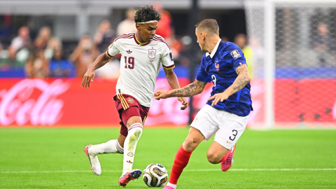 Lamine Yamal y Lucas Digne durante la semifinal del Mundial de Fútbol 2026. Lamine Yamal y Lucas Digne durante la semifinal del Mundial de Fútbol 2026.