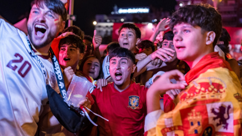 Aficionados a la selección española de fútbol durante la celebración del partido de semifinales del mundial. Aficionados a la selección española de fútbol durante la celebración del partido de semifinales del mundial.