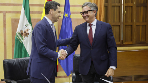 Moreno Bonilla y Gavira durante la firma del pacto de gobierno. Moreno Bonilla y Gavira durante la firma del pacto de gobierno.