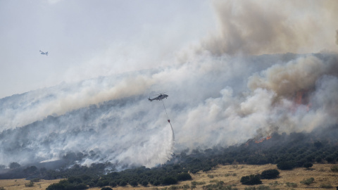 Trabajos de extinción del incendio de Hinojosas de Calatrava (Ciudad Real) el pasado miércoles 15 de julio. Trabajos de extinción del incendio de Hinojosas de Calatrava (Ciudad Real) el pasado miércoles 15 de julio.