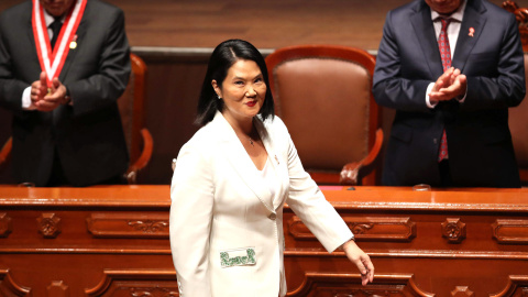 49867a71092e6ef6ba6b0849e9ca3eef722b3a0fw AME9597. LIMA (PERÚ), 15/07/2026.- La presidenta electa de Perú, Keiko Fujimori, reacciona este miércoles, en Lima (Perú). Fujimori recibió las credenciales como presidenta electa de Perú para el periodo 2026-2031 en una ceremonia pública presidida por el Jurado Nacional de Elecciones (JNE), previa a la investidura que se realizará el próximo 28 de julio, día nacional de Perú. EFE/Paolo Aguilar