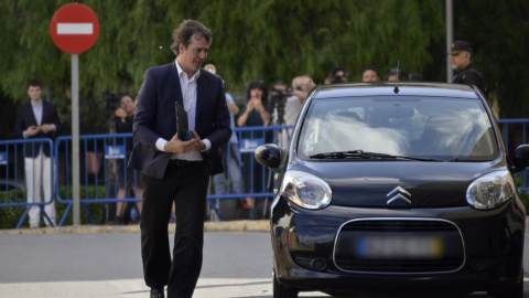 El hermano del Presidente del Gobierno, David Sánchez, a su llegada a la quinta jornada de un juicio en la Audiencia Provincial de Badajoz. El hermano del Presidente del Gobierno, David Sánchez, a su llegada a la quinta jornada de un juicio en la Audiencia Provincial de Badajoz.