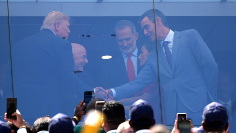 Trump saluda a Sánchez y a los reyes antes de la final del Mundial este 19 de julio. Trump saluda a Sánchez y a los reyes antes de la final del Mundial este 19 de julio.
