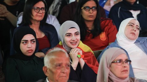 Cientos de personas celebran en Ramala (Palestina) el triunfo de España. Cientos de personas celebran en Ramala (Palestina) el triunfo de España.