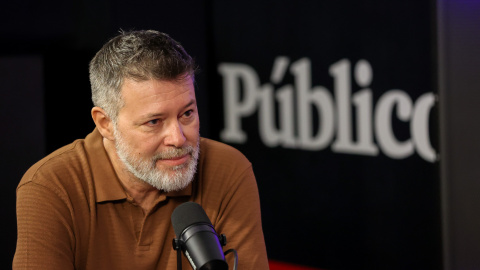 El cómico Héctor de Miguel, en la redacción de Público durante la entrevista. El cómico Héctor de Miguel, en la redacción de Público durante la entrevista.