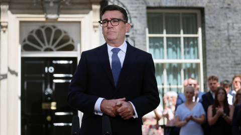 El nuevo primer ministro, Andy Burnham, durante su discurso frente al número 10 de Downing Street, en Londres, el pasado lunes 20 de julio.