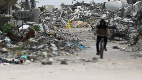 Territorio palestino cerca de la llamada "línea amarilla", en el sur de la Franja de Gaza, a 27 de abril de 2026. Territorio palestino cerca de la llamada "línea amarilla", en el sur de la Franja de Gaza, a 27 de abril de 2026.