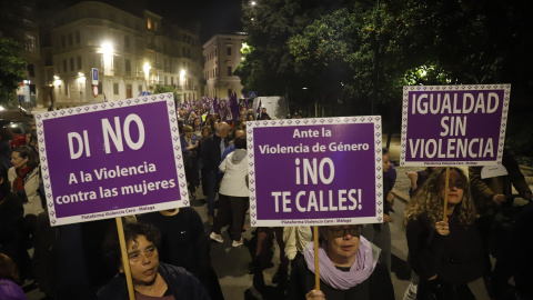 Imágenes de la manifestación con motivo del 25N en Málaga. A 25 de noviembre de 2024, en Málaga, Andalucía (España). Imágenes de la manifestación con motivo del 25N en Málaga. A 25 de noviembre de 2024, en Málaga, Andalucía (España).