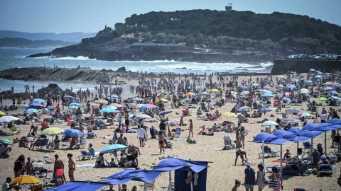 "Son momentos puntuales": el Gobierno del PP minimiza el colapso turístico y niega la masificación en Cantabria