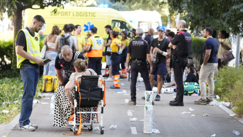 El Sistema de Emergencias Médicas (SEM) atiende a las personas afectadas por el incendio, a 27 de julio de 2026.