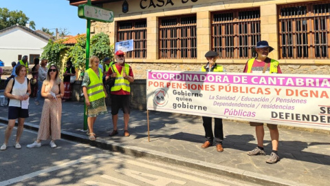 Los pensionistas vuelven a salir a la calle en el Día de las Instituciones para reclamar pensiones dignas y más derechos sociales Los pensionistas vuelven a salir a la calle en el Día de las Instituciones para reclamar pensiones dignas y más derechos sociales
