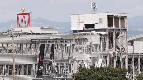 El centro comercial Aeon Mall de Kumamoto dañado por una explosión tras el terremoto en Kashima, en la prefectura de Kumamoto. El centro comercial Aeon Mall de Kumamoto dañado por una explosión tras el terremoto en Kashima, en la prefectura de Kumamoto.