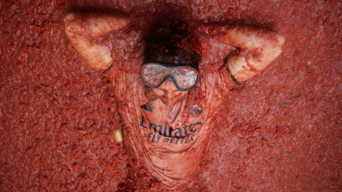 TOMATINA-CELEBRACIÓN La tomatina es una de las fiestas más conocidas de España.