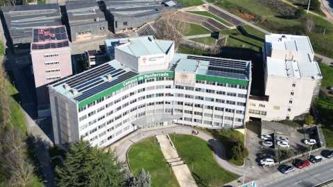 Vista aérea del campus de Ponferrada de la Universidad de León. Vista aérea del campus de Ponferrada de la Universidad de León.