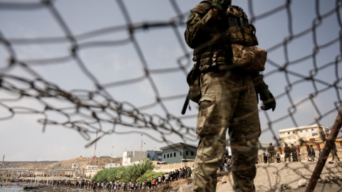 Miles de migrantes regresan a Marruecos este 31 de julio de 2026 tras cruzar la frontera. Miles de migrantes regresan a Marruecos este 31 de julio de 2026 tras cruzar la frontera.