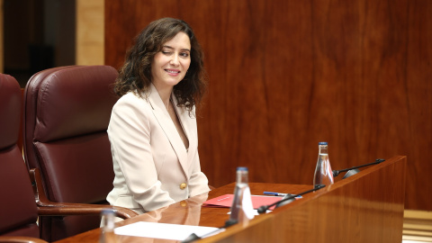 EuropaPress_7605340_presidenta_comunidad_madrid_isabel_diaz_ayuso_sesion_plenaria_asamblea La presidenta de la Comunidad de Madrid, Isabel Díaz Ayuso, durante una sesión plenaria, en la Asamblea de Madrid, a 18 de junio de 2026, en Madrid (18/6/2026)