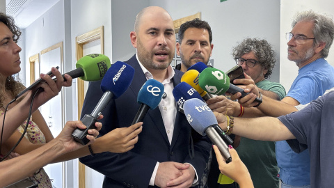 El delegado del Gobierno en Ceuta, Miguel Angel Pérez Triana, atiende a los medios este jueves. El delegado del Gobierno en Ceuta, Miguel Angel Pérez Triana, atiende a los medios este jueves.