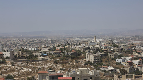 Vista de la ciudad de Yenín desde casa de Suleimán Rasmi Fathi Atoum. Vista de la ciudad de Yenín desde casa de Suleimán Rasmi Fathi Atoum.