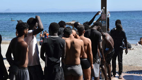 La Fiscalía avisa de que actuará si las comunidades autónomas rechazan el reparto de menores migrantes de Ceuta La Fiscalía avisa de que actuará si las comunidades autónomas rechazan el reparto de menores migrantes de Ceuta