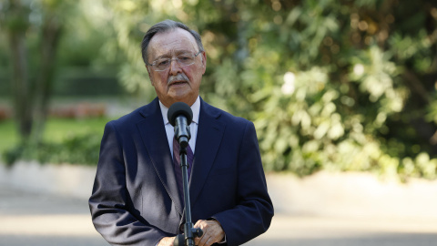 82ad3df806c3a0a5e7026578ffd592098dc2ea10w PALMA DE MALLORCA, 06/08/2026.- El presidente ceutí, Juan Jesús Vivas, ofrece declaraciones tras su reunión con el rey Felipe VI este jueves en el Palacio de Marivent en Palma de Mallorca. EFE/ Ballesteros