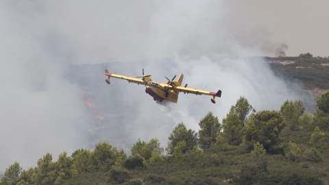 Medios aéreos en el incendio en Tírig Medios aéreos en el incendio en Tírig, Castelló.