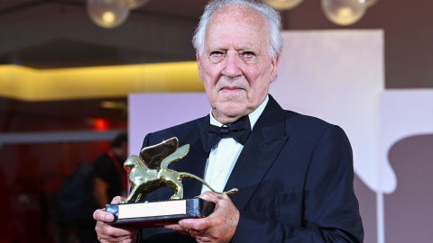 Werner Herzog en el Festival Internacional de Cine de Venecia en su octogésima segunda edición, en agosto de 2025. Werner Herzog en el Festival Internacional de Cine de Venecia en su octogésima segunda edición, en agosto de 2025.