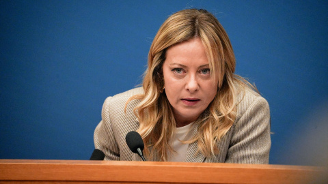 Giorgia Meloni, la primera ministra italiana, interviene durante una rueda de prensa en el Salón de Grupos Parlamentarios de la Cámara de Diputados Giorgia Meloni, la primera ministra italiana, interviene durante una rueda de prensa en el Salón de Grupos Parlamentarios de la Cámara de Diputados