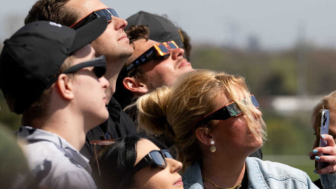 "Que nadie piense que es una bobada": Media pide respetar las normas y consejos para observar el eclipse "Que nadie piense que es una bobada": Media pide respetar las normas y consejos para observar el eclipse