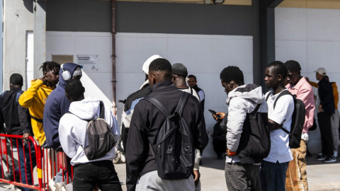 Migrantes en el puerto de Almería. Migrantes en el puerto de Almería.