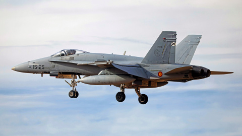 Un caza F-18 en Albacete. Un caza F-18 en Albacete.