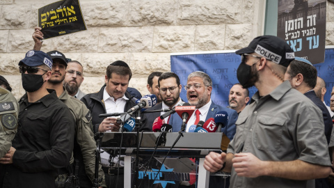 (Foto de ARCHIVO)15 April 2026, ---, Jerusalem: A Ben Gvir, Israel's Minister of National Security, gives speech among supporters with signs and security details at a rally in his support, in front of the Israeli Supreme Court in Jerusalem. Photo: Matteo Placucci/ZUMA Press Wire/dpaMatteo Placucci/ZUMA Press Wire/ DPA15/4/2026 ONLY FOR USE IN SPAIN