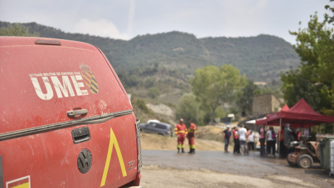 Militares de la UME durante las labores de extinción de un incendio forestal. Militares de la UME durante las labores de extinción de un incendio forestal.