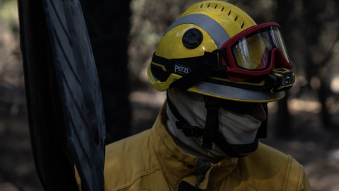 Un bombero. Recurso. Imagen de archivo. Un bombero durante un incendio. Imagen de archivo.