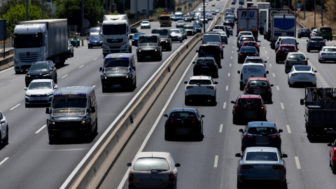 Es recomendable mantenerse informado sobre el estado de las carreteras y la previsión meteorológica antes y durante el trayecto.